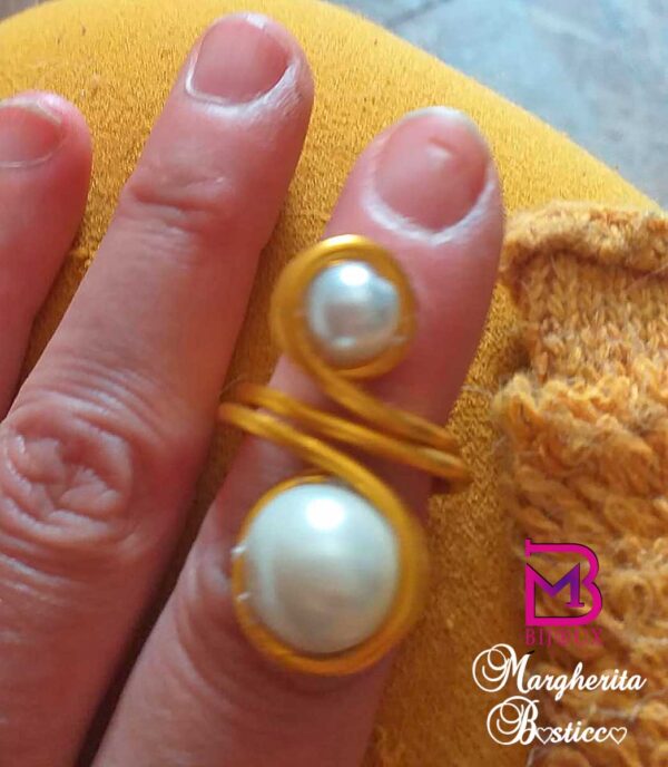 Anello con Perle realizzato con tecnica Wire