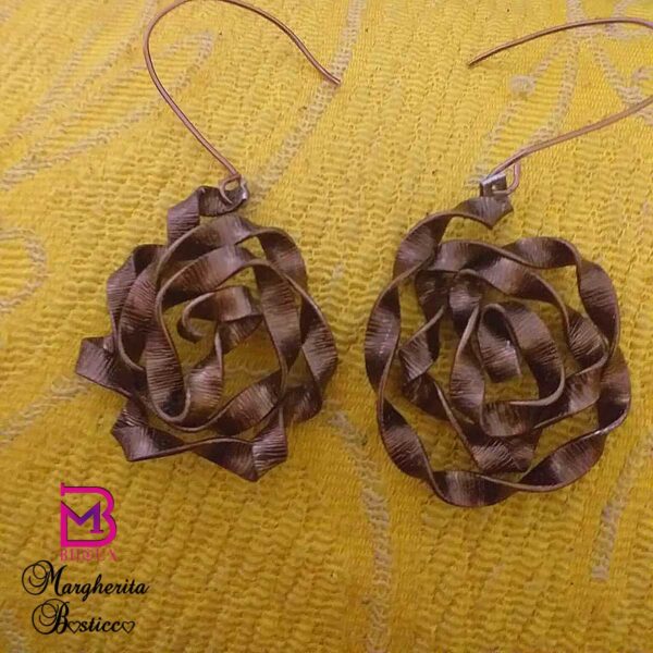 Anello e Orecchini a roselline - immagine 2