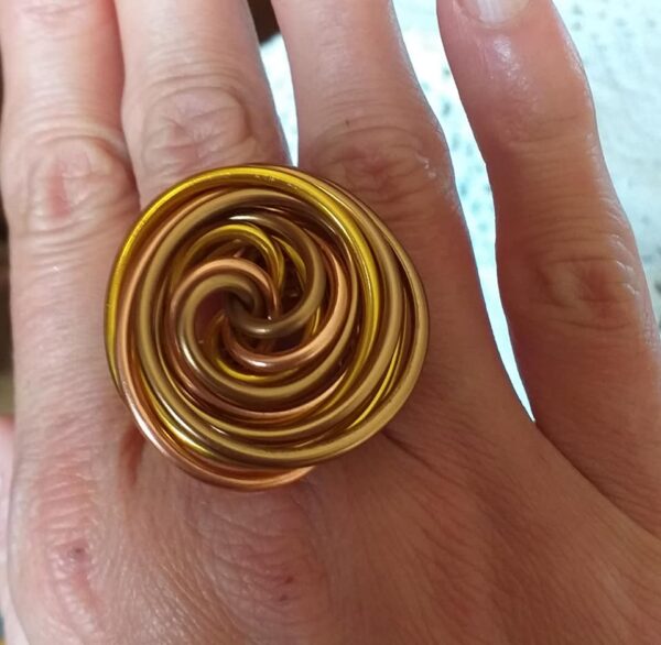 Parure composta da anello, orecchini, semplice girocollo - immagine 2