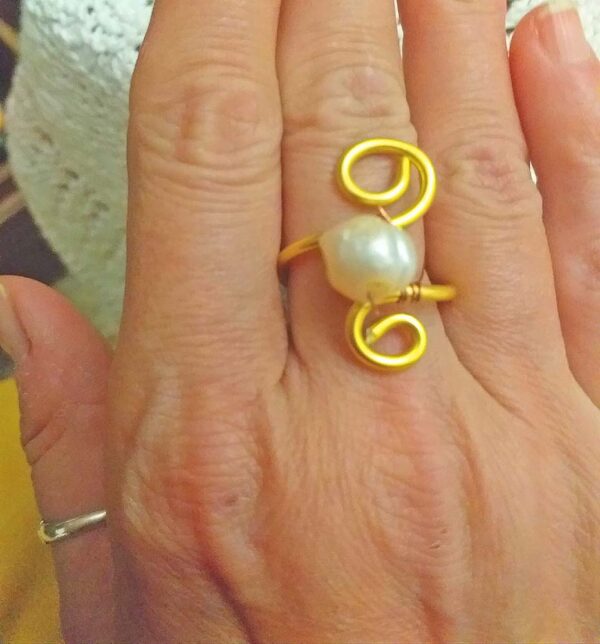 Anello Wire con Perla di Fiume