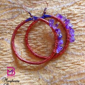Orecchini in Alluminio Colorato e Martellato con Ametista