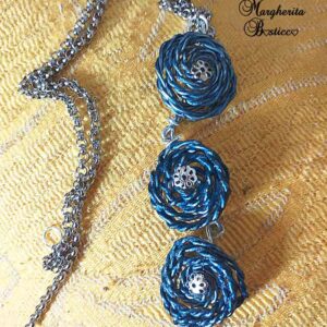 Parure bellissima: Collana, Braccialetto, Anello e Orecchini a roselline