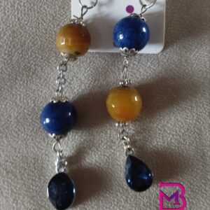 Orecchini con pietre dure e cristalli