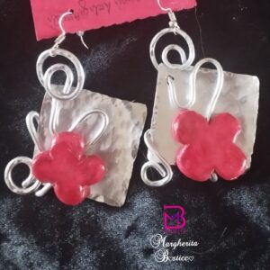 Orecchini in alluminio e fiore di ceramica