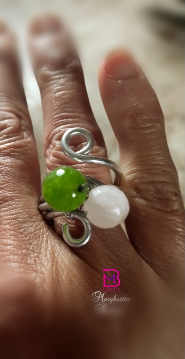 Anello in alluminio con quarzo rosa e olivinaaa