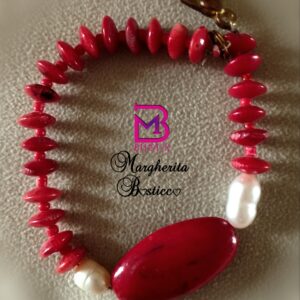 Bracciale della parure in corallo e perle di fiume