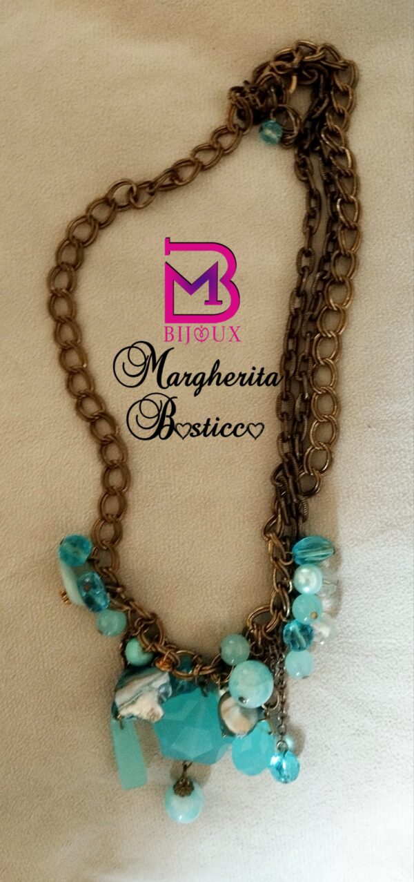 Collana con catena color bronzo antico con pietre turchesi
