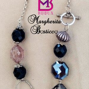 Collana con catena argentata, onice nero e cristalli