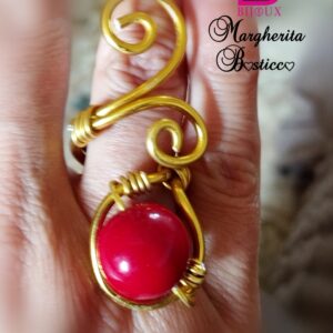 Anello in alluminio e pietra rossa