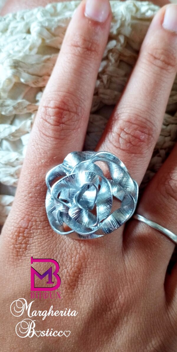 Anello artigianale rosellina argento
