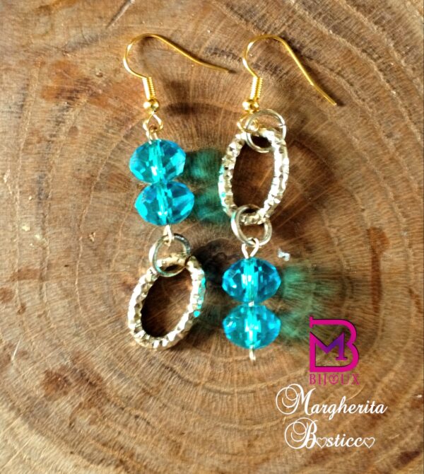 Orecchini con cristalli azzurri e alluminio oro