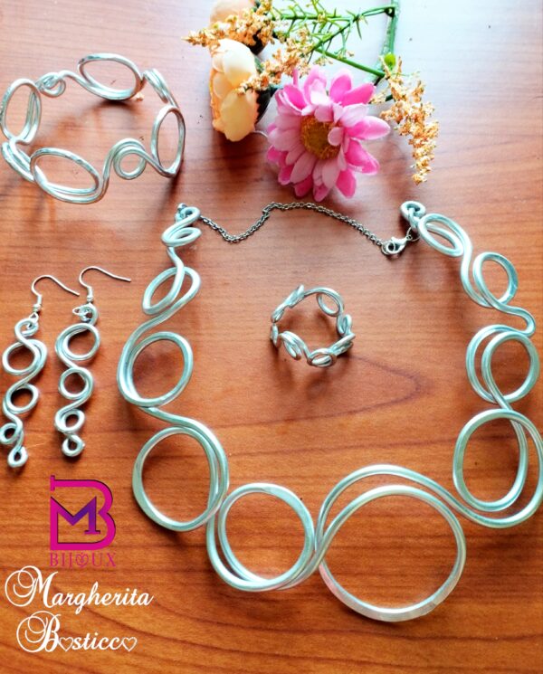 Parure in alluminio argento semirigida