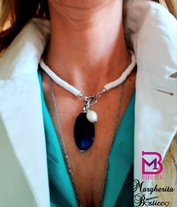 Girocollo bianco con agata blu