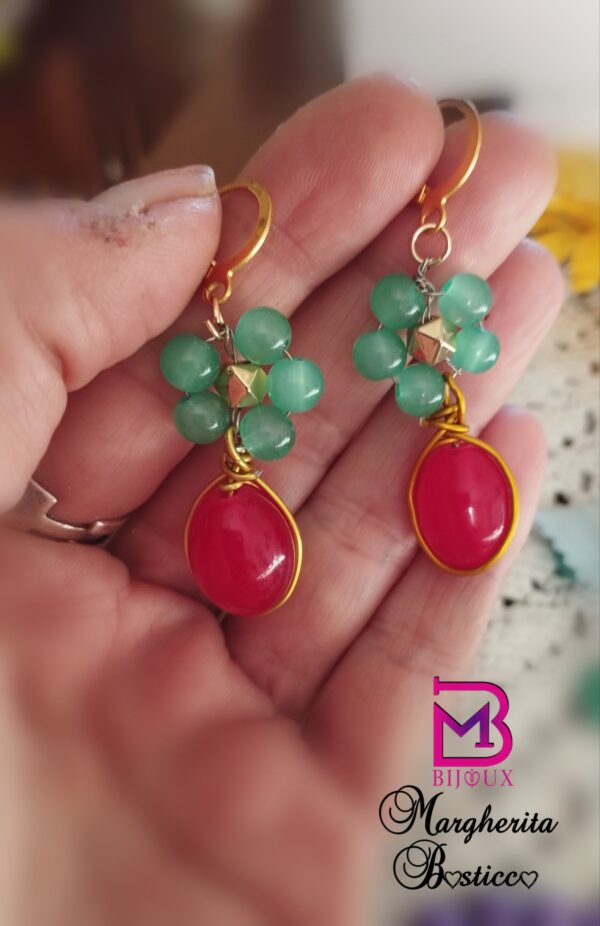 Orecchini fiore turchesi con gocce rosse